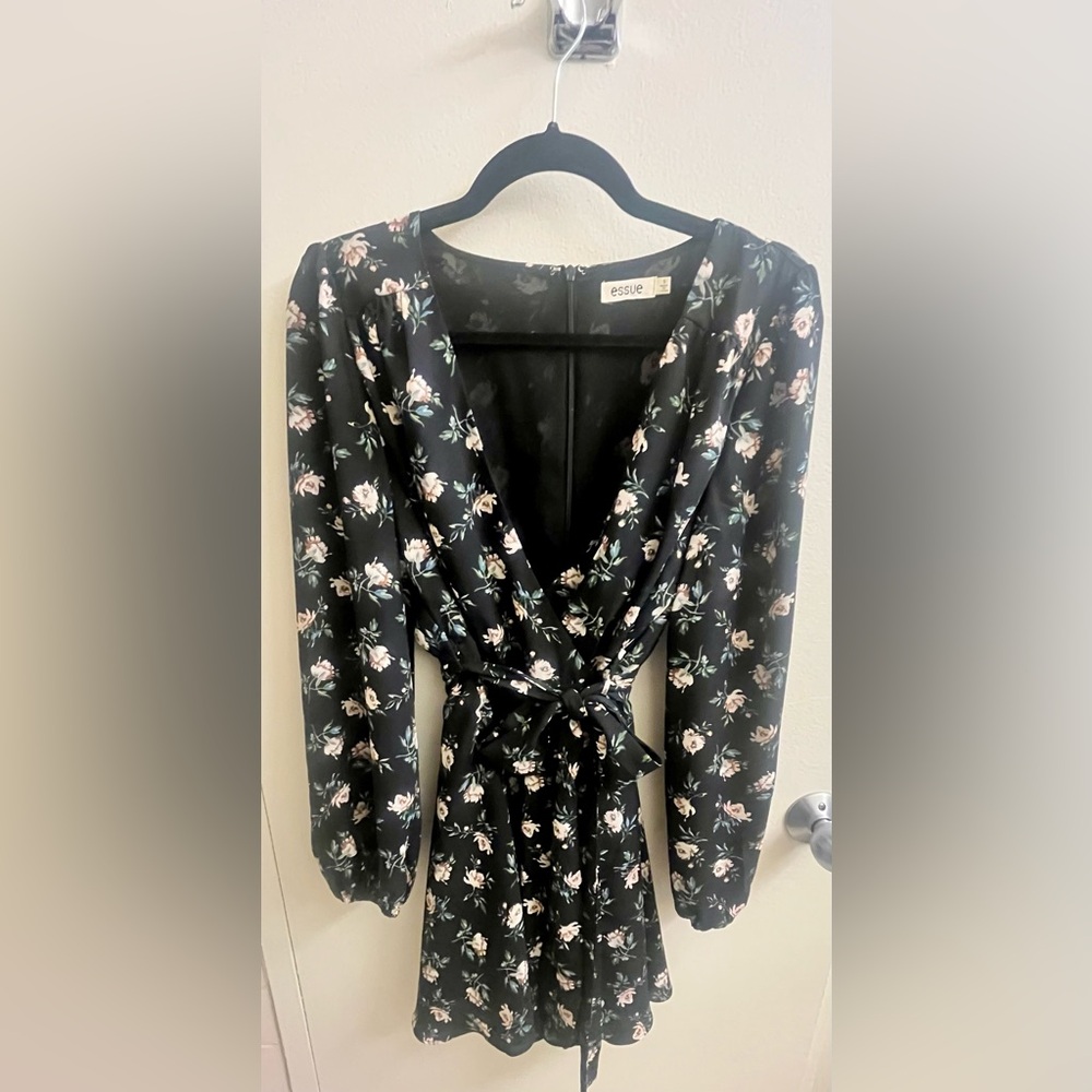 Essue Black floral mini wrap dress